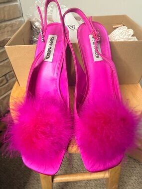 Steve Madden Hot Pink Feather Slingback Heels